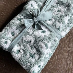 Barefoot Dreams Green Floral Stroller Blanket - NEW